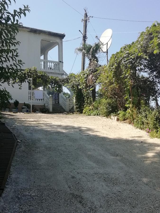 קבריאטי Geno Guest House מראה חיצוני תמונה