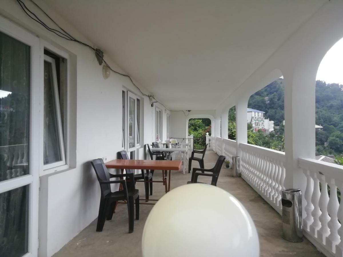קבריאטי Geno Guest House מראה חיצוני תמונה