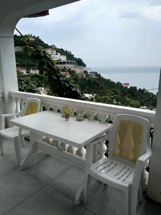 קבריאטי Geno Guest House מראה חיצוני תמונה