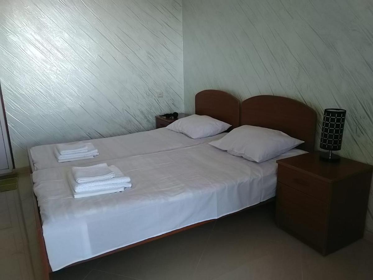 קבריאטי Geno Guest House מראה חיצוני תמונה