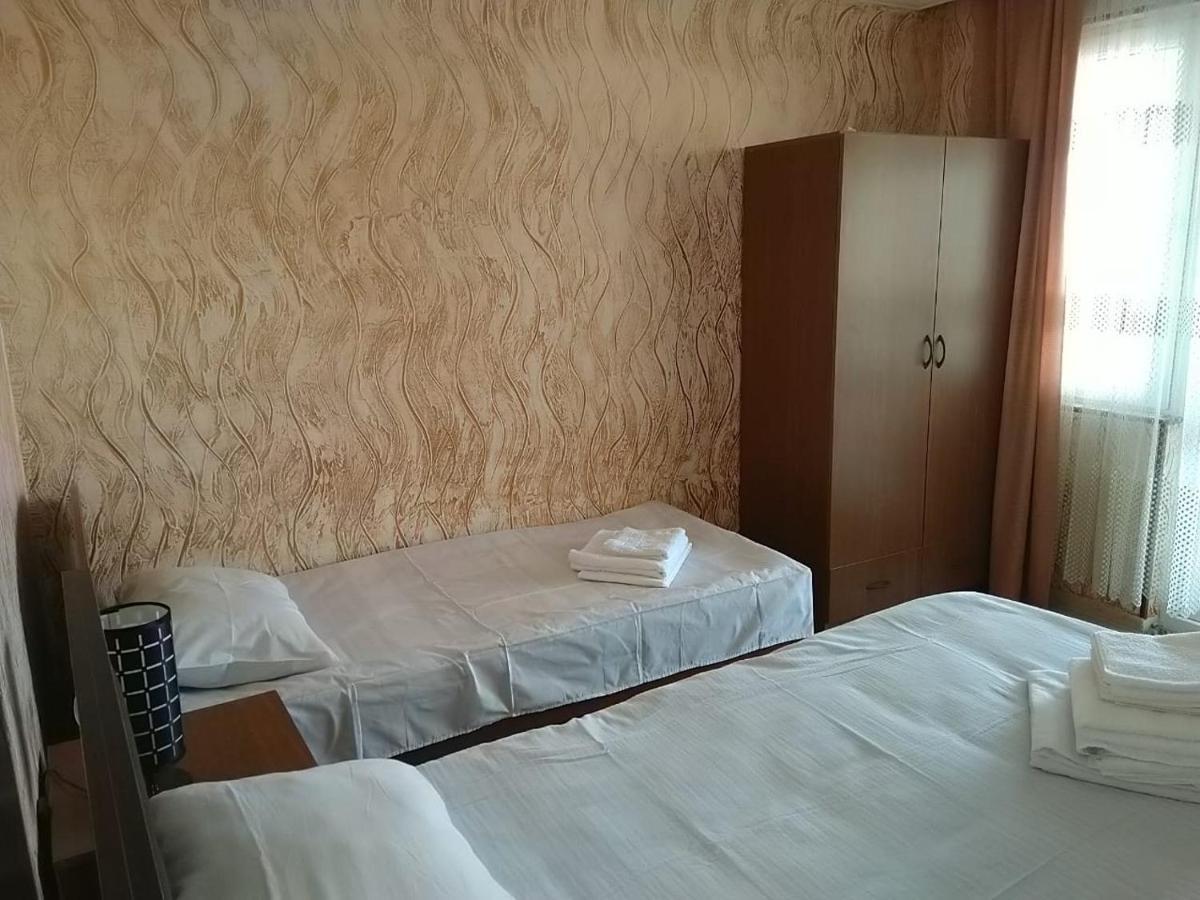 קבריאטי Geno Guest House מראה חיצוני תמונה