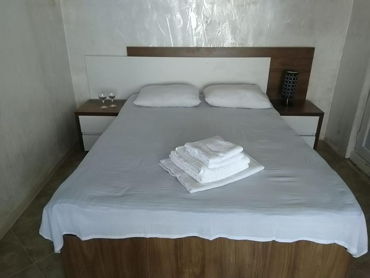 קבריאטי Geno Guest House מראה חיצוני תמונה